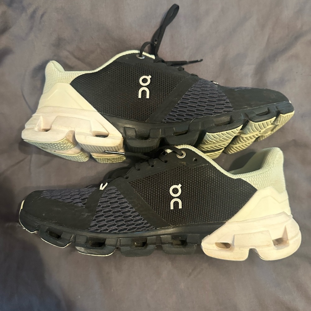 On cloud Size 8.5